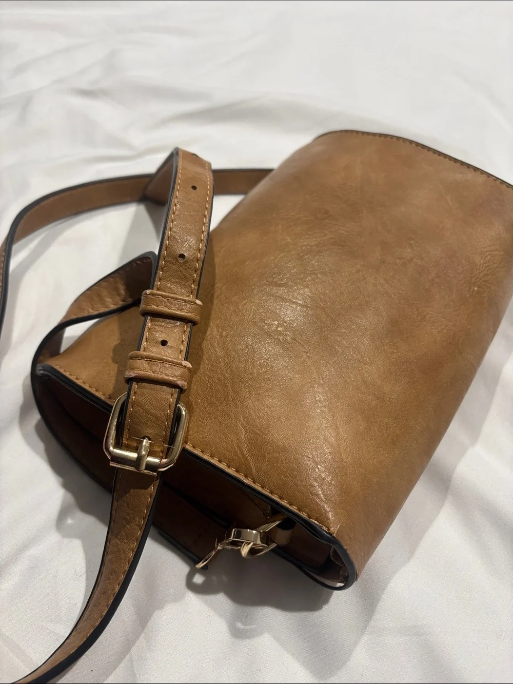 Classic Tan Crossbody Bag - Minimal Leather Shoulder Purse